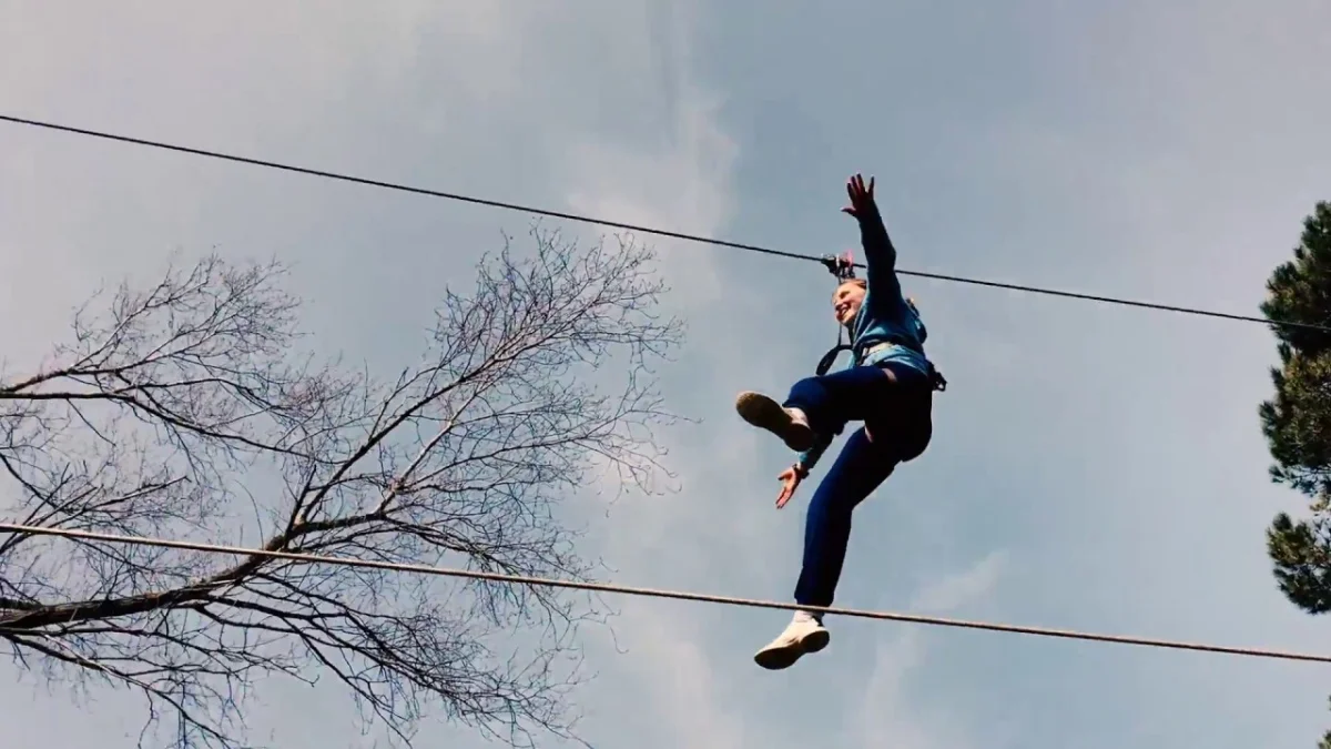 Aventura entre los árboles en Forestal Park Santander en Cantabria